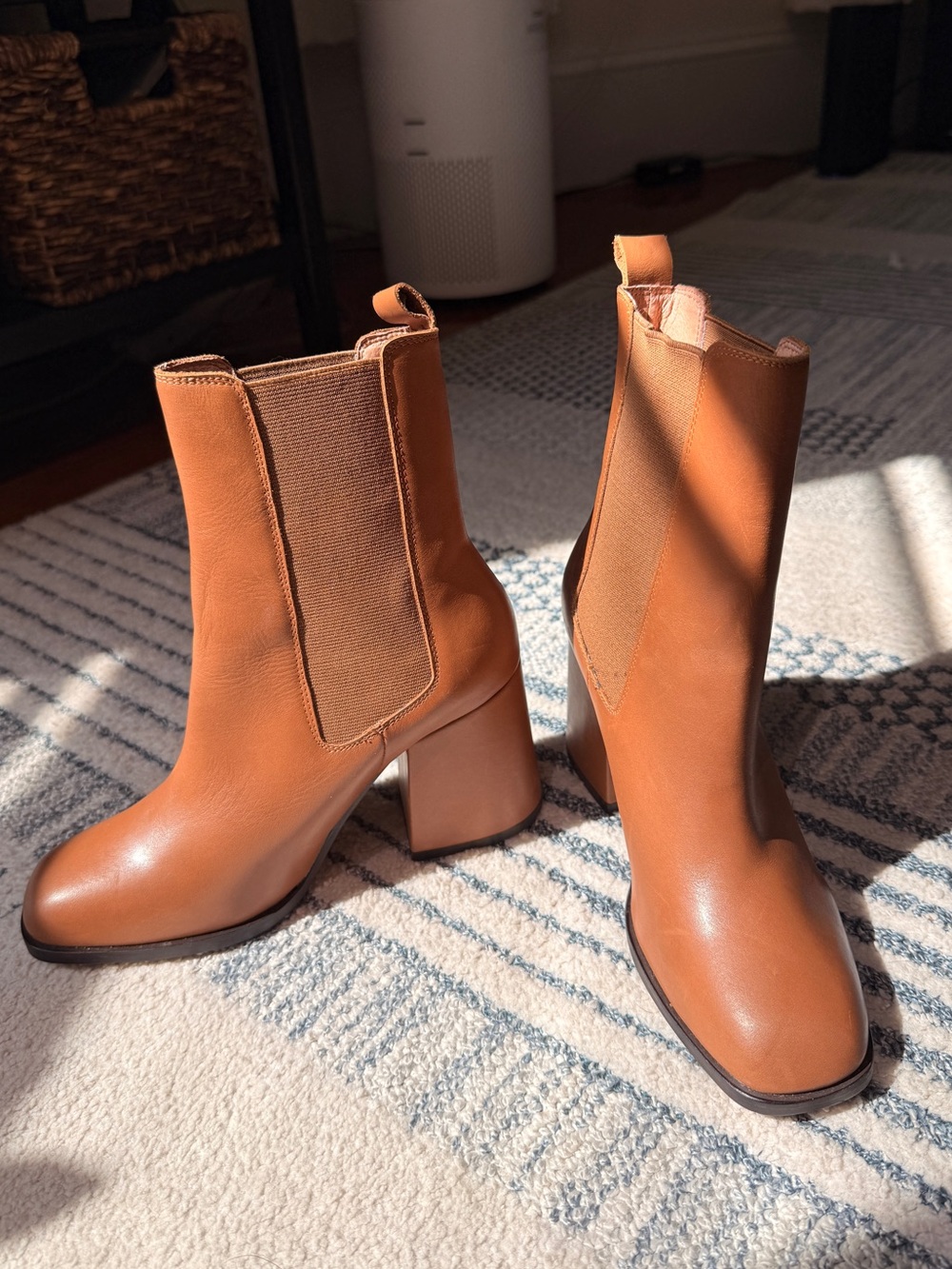 Alias May Genuine Leather Block Heel Chelsea Boot Size 36 |Tan Beige Natural